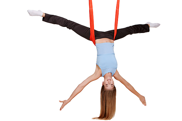 포토 JPG 해외이미지 전신 백인 응시 여자 팔벌리기 실내 매달리기 건강 한명 성인 앞모습 운동 만세 요가자세 다리벌리기 흰배경 요가복 플라잉요가 성인여자한명만 요가해먹 해외202004 해외포토 서양인 1 시선 뷰포인트 포즈 백그라운드 요가 모션 사람 내부 운동복 흰색 여자한명만 성인여자만 파일형식 이미지허브