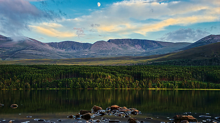 포토 JPG 해외이미지 나무 유럽 호수 자연 하늘 영국 산 풍경 사람없음 야외 물 여름 파란색 평화 시골 소나무 숲 장면 암초 내추럴 산악지대 스코틀랜드 해외202004 해외포토 자연요소 식물 계절 나라 컬러 컨셉 생태계 파일형식 이미지허브