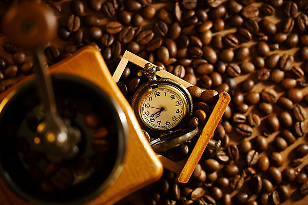 포토 JPG 해외이미지 전통 문화 커피 음료 음식 백그라운드 컨셉 재료 자연 탁자 아침 콩 건조 쟁반 건강 손잡이 씨앗 사람없음 목재 빛 갈색 금속 어둠 기계 장비 에너지 수확 골동품 기구 도구 신선 시간 맛 아침식사 굽기 준비 유기농 복고 그라인더 흙더미 방앗간 아라비카 옛날 조작 카페인 스타일 카피스페이스 해외202004 해외포토 주간 나무 식물 웰빙 컬러 가구 농업 재질 곡류 식사 흙 공백 구이 생태계 커피용품 파일형식 더미 이미지허브