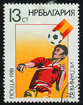 포토 JPG 해외이미지 남자 스포츠 공 놀이 봉투 건강 사람 경기 사람없음 야외 축구 경쟁 경기장 우정 수확 게임 심판 발사 편지 복고 골키퍼 주소 통과 우표 골 불가리아 양발 옛날 플레이어 해외202004 해외포토 컨셉 농업 스포츠시설 운동선수 친구 구기 파일형식 남유럽 이미지허브