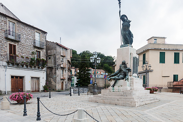 포토 JPG 해외이미지 나무 외관 유럽 선 여행 백그라운드 겨울 건축양식 자연 지붕 휴가 산 거리 주택 파노라마 풍경 사람없음 건물 목재 파란색 교회 문 마을 탑 봄 흰색 시골 도시 스위스 시골집 타운 옛날 해외202004 해외포토 식물 건축물 계절 건축 나라 컬러 재료 종교건축 촬영기법 생태계 파일형식 이미지허브