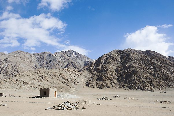 포토 JPG 해외이미지 구름 여행 산 풍경 사람없음 야외 언덕 내추럴 해외202004 해외포토 자연요소 파일형식 이미지허브