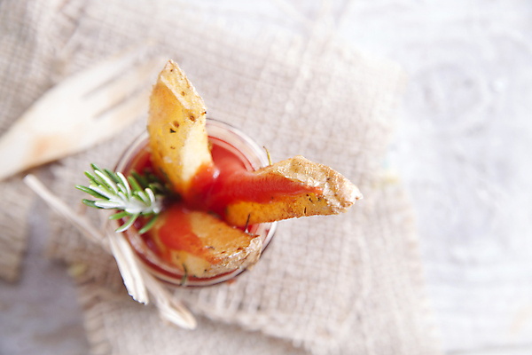 포토 JPG 해외이미지 실내 사람없음 아웃포커스 하이앵글 감자튀김 해외202004 해외포토 뷰포인트 감자 촬영기법 내부 튀김 파일형식 이미지허브