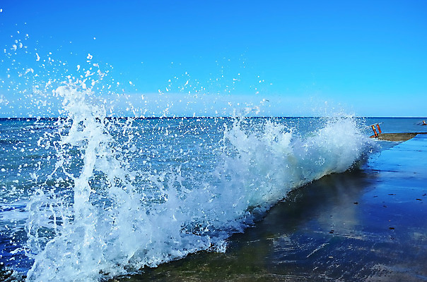 포토 JPG 해외이미지 파도 바다 자연 바람 날씨 해변 사람없음 가로 물 파란색 항구 힘 거품 손상 분노 신선 황무지 가장자리 떨어짐 위험 분무기 단절 때리기 콘크리트 투쟁 힘찬 해외202004 해외포토 자연요소 감정 컬러 컨셉 교통시설 모션 둘레 생태계 파일형식 이미지허브
