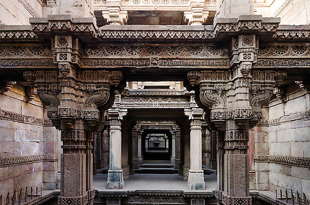포토 JPG 해외이미지 전통 디자인 아시아 문화 벽 조각 패턴 건축양식 미술 사람없음 건물 장식 기둥 중세 역사 재산 이슬람교 인도인 사암 지하 기념물 단계 힌두교 해외202004 해외포토 외국인 건축물 건축 나라 종교 무늬 문화예술 동양인 금융 돌_바위 파일형식 이미지허브