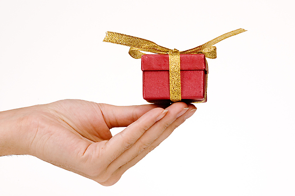 포토 JPG 해외이미지 손 여자 남자 리본 크리스마스장식 크리스마스 손가락 선물 사랑 사람없음 빨간색 상자 놀람 기쁨 축하 못 생일 우아함 손톱 포장지 활 주기 보여주기 짐싸기 고립 해외202004 해외포토 기념일 감정 컬러 컨셉 포장 모션 표정 사람 신체부위 공구 파일형식 이미지허브