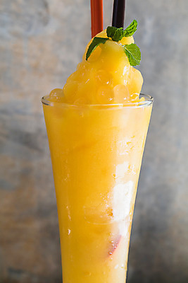 포토 JPG 해외이미지 라이프스타일 음료 음식 백그라운드 다이어트 과일 유리 건강 사람없음 노란색 냉동 얼음 주스 추위 신선 칵테일 달콤 혼합 설탕 민트 상쾌 유기농 망고 밀짚 떨림 스무디 해외202004 해외포토 자연요소 웰빙 감정 컬러 모션 재질 주류 생활 맛 짚 허브 열대과일 파일형식 이미지허브