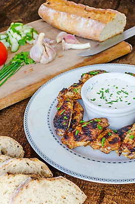 포토 JPG 해외이미지 접시 음식 날개 채소 치즈 건강 마늘 육류 요리 사람없음 빨간색 초록색 식당 계란 식사 저녁식사 치킨 소고기 튀김 신선 바 뜨거움 맛 그릴 바비큐 굽기 먹기 속도 매움 점심식사 폭식 핸드메이드 해외202004 해외포토 식기 컬러 컨셉 식재료 모션 주방용품 유제품 상점 알 구이 닭고기요리 파일형식 이미지허브