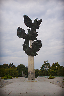 포토 JPG 해외이미지 나무 구름 계절 공원 유럽 여행 날씨 휴식 거리 3 사람없음 초록색 여름 컬러풀 어둠 힘 봄 자유 가을 도시 큼 철 심볼 광택 천연기념물 독립 철강 해외202004 해외포토 자연요소 식물 공공시설 나라 컬러 컨셉 크기 파일형식 이미지허브