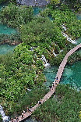 포토 JPG 해외이미지 나무 식물 공원 유럽 길 호수 여행 자연 휴가 안테나 풍경 사람없음 야외 목재 초록색 물 여름 파란색 세계 환경 봄 활발 폭포 신선 재산 숲 크로아티아 내추럴 전국 해외202004 해외포토 자연요소 계절 공공시설 나라 컬러 컨셉 재료 통신 금융 생태계 파일형식 이미지허브