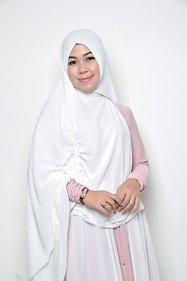 포토 JPG 해외이미지 전통 응시 드레스 옷 여자 행복 아시아 문화 얼굴 손가락 성공 한명 사람 동양인 인종 손짓 성인 유행 목도리 흰색 표현 자신감 인도네시아 베일 고립 스타일 해외202004 해외포토 1 손 시선 잡화 감정 나라 컬러 컨셉 모션 신체부위 파일형식 이미지허브