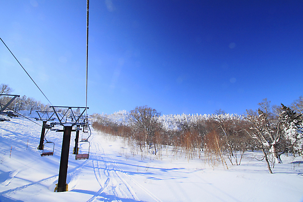 포토 JPG 해외이미지 계절 겨울 자연 하늘 휴가 그림자 사람없음 파란색 빛 햇빛 일본 얼음 추위 눈송이 해외202004 해외포토 자연요소 아시아 컬러 눈_날씨 태양 생태계 파일형식 이미지허브