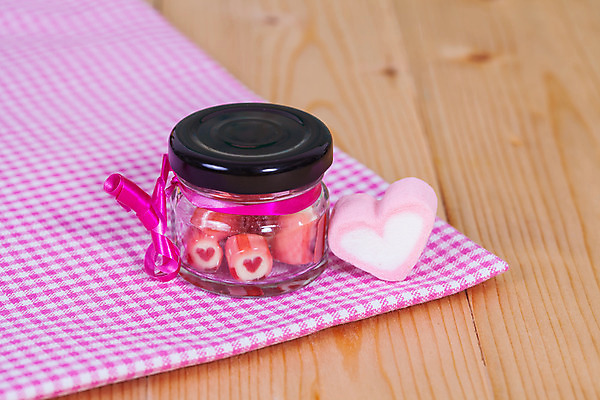 포토 JPG 해외이미지 유리병 디저트 사탕 사람없음 하트 달콤 담기 핸드메이드 해외202004 해외포토 모양 음식 모션 병_용기 맛 파일형식 이미지허브
