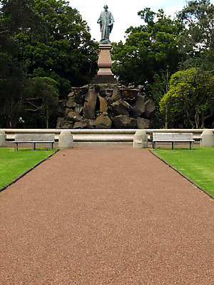 포토 JPG 해외이미지 나무 1 공원 길 새로움 키위 사람없음 조각상 도시 언덕 분수 뉴질랜드 기념물 천연기념물 콘월 해외202004 해외포토 식물 공공시설 컨셉 과일 조형물 오세아니아 파일형식 이미지허브