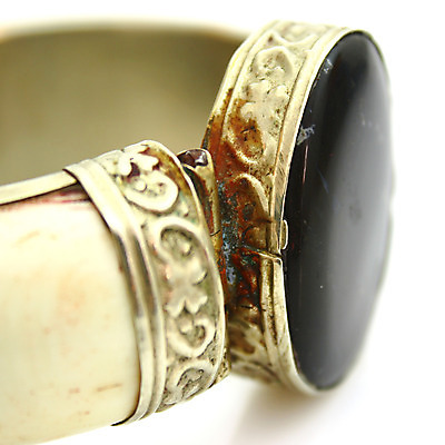 포토 JPG 해외이미지 전통 디자인 여자 패턴 장신구 팔찌 동양인 사람없음 장식 빛 유행 금속 수확 골동품 바위 흰색 시골 직물 네트워크 화려 황금 고급 우아함 닫기 은색 인도인 동쪽 내추럴 고립 엘리먼트 옛날 스타일 해외202004 해외포토 외국인 컬러 컨셉 무늬 농업 모션 재질 사람 인종 돌_바위 방향 파일형식 이미지허브