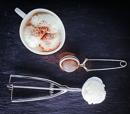 포토 JPG 해외이미지 스튜디오촬영 음식 부분 아이스크림 디저트 유제품 사람없음 숟가락 냉동 추위 사발 달콤 설탕 먹기 국자 상쾌 코코아 충동구매 정물화 해외202004 해외포토 감정 음료 모션 주방용품 수저 실내 쇼핑 사기그릇 맛 그림 과소비 파일형식 이미지허브