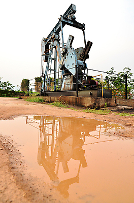 포토 JPG 해외이미지 산업 밭 하늘 사람없음 기계 장비 탐험 석유 속도 리프트 화석 연료 잭 공학 펌프 내추럴 조작 해외202004 해외포토 교육 농업 파일형식 이미지허브