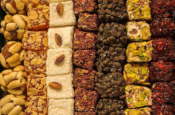 포토 JPG 해외이미지 전통 문화 음식 디저트 이스탄불 사탕 요리 동양인 사람없음 빨간색 컬러풀 과자 상점 기쁨 달콤 맛 가루 설탕 큐브 젤리 동쪽 칠면조 흙더미 아랍어 해외202004 튀르키예 해외포토 감정 아시아 컬러 컨셉 조류 인종 흙 방향 파일형식 더미 이미지허브