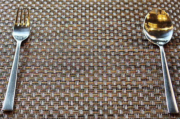 포토 JPG 해외이미지 사람없음 숟가락 저녁식사 공백 은색 큼 배고픔 망사 수공예 패드 솜씨 해외202004 해외포토 컬러 수저 식사 직물 크기 공예 파일형식 이미지허브