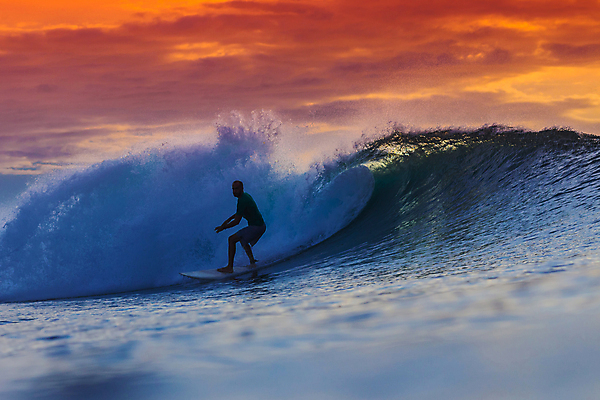 포토 JPG 해외이미지 남자 스포츠 파도 바다 여행 포즈 모션 자연 날씨 통 한명 풍경 야외 물 여름 파란색 운동 일출 힘 일몰 에너지 액체 서핑 떨어짐 승차 위험 발리 인도네시아 태평양 분무기 튜브 서퍼 해외202004 해외포토 자연요소 1 계절 아시아 컬러 섬 컨셉 운동선수 건강 사람 노을 수상스포츠 생태계 파일형식 이미지허브