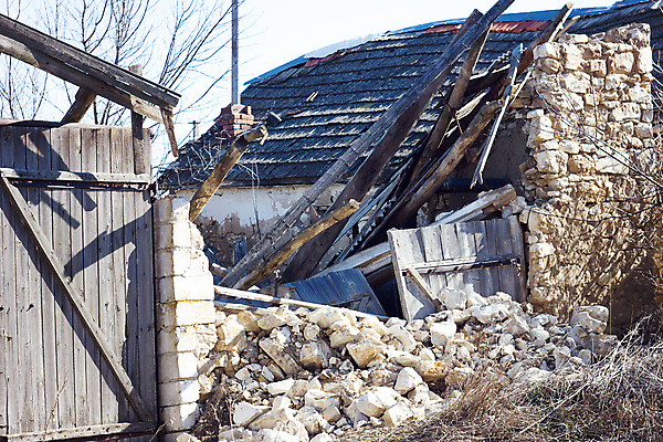 포토 JPG 해외이미지 외관 산업 벽 백그라운드 컨셉 건축양식 벽돌 주택 프레임 사람없음 건물 재활용 손상 수확 도시 업무 거친 폐기물 파편 버리기 질감 복고 전쟁 먼지 타운 그런지 깨짐 옛날 재앙 지진 콘크리트 파멸 해외202004 해외포토 건축물 건축 농업 모션 작업 쓰레기 자연재해 친환경 파일형식 소멸 이미지허브