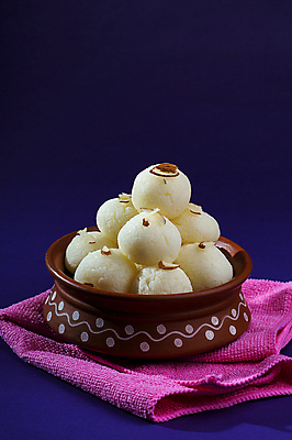 포토 JPG 해외이미지 디저트 사람없음 도자기 원형 사기그릇 냅킨 인도음식 해외포토 도형 그릇 음식 동양음식 파일형식 이미지허브