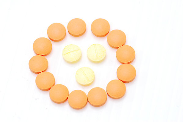 포토 JPG 해외이미지 백그라운드 오렌지 건강 사람없음 알약 약 쌓기 고통 흰색 그룹 선택 플라스틱 약국 오브젝트 패키지 흙더미 조제 고립 돌봄 마약 복용 약사 진통제 치료제 헬프 항생제 많음 해외202004 해외포토 감정 컬러 컨셉 과일 의학 모션 재질 흙 도움 만들기 파일형식 더미 이미지허브