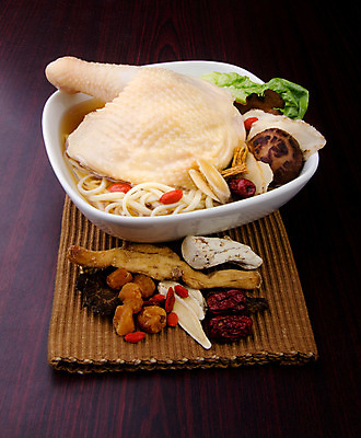 포토 JPG 해외이미지 접시 음식 다이어트 채소 파스타 파슬리 건강 요리 사람없음 식당 식사 저녁식사 치킨 당근 사발 닫기 맛 수프 메뉴 국수 유기농 해외202004 해외포토 식기 웰빙 컨셉 모션 뿌리채소 서양음식 상점 면류 사기그릇 닭고기요리 파일형식 이미지허브