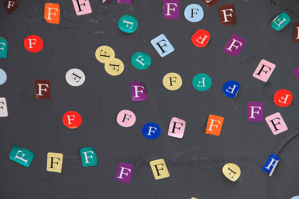 포토 JPG 해외이미지 백그라운드 스티커 사람없음 컬러풀 회색 프랑스 원형 편지 F 직사각형 해외202004 해외포토 도형 알파벳 유럽 컬러 파일형식 이미지허브