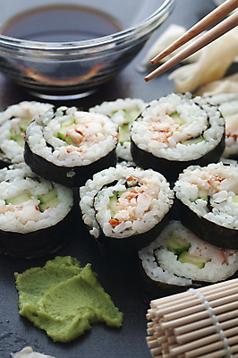 포토 JPG 해외이미지 음식 오이 사람없음 초밥 바닷가재 고추냉이 해산물 대두 무료 핸드메이드 해외202004 해외포토 채소 양념 가재 일본음식 파일형식 이미지허브