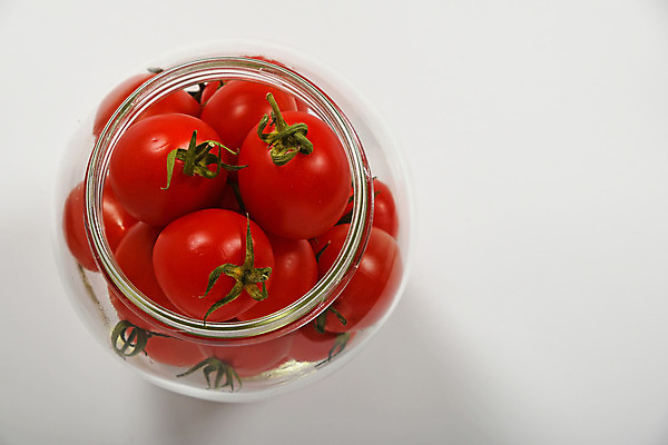 포토 JPG 해외이미지 백그라운드 토마토 채소 재료 유리 실내 요리 사람없음 빨간색 우주 흰색 신선 항아리 체리 닫기 정상 작음 가득함 준비 유기농 내추럴 채식주의자 해외202004 해외포토 웰빙 컬러 과일 모션 재질 내부 도자기 크기 채식 파일형식 이미지허브