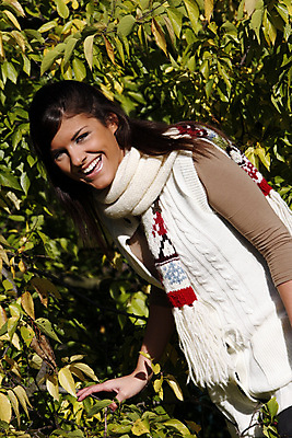 포토 JPG 해외이미지 나무 공원 여자 잎 자연 휴식 한명 사람 야외 기쁨 아내 해외202004 해외포토 식물 1 공공시설 감정 컨셉 생태계 파일형식 이미지허브