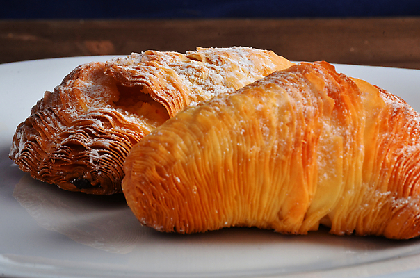 포토 JPG 해외이미지 전통 접시 어린이 음식 백그라운드 딸기 디저트 사탕 요리 사람없음 장식 컵 파티 쿠키 케이크 초콜릿 이탈리아 빵집 껍질 흰색 축하 신선 생일 달콤 맛 아침식사 설탕 컵케이크 굽기 먹기 크림 나폴리 바닐라 페스츄리 핸드메이드 해외202004 해외포토 식기 기념일 유럽 빵 컬러 컨셉 과일 모션 사람 이벤트 상점 식사 구이 파일형식 이미지허브