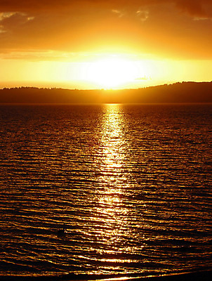 포토 JPG 해외이미지 구름 실루엣 호수 물결 파도 오렌지 하늘 새로움 풍경 사람없음 물 빛 햇빛 태양 반사 노란색 일출 일몰 해외202004 해외포토 자연요소 바다 컬러 컨셉 과일 촬영기법 노을 파일형식 이미지허브