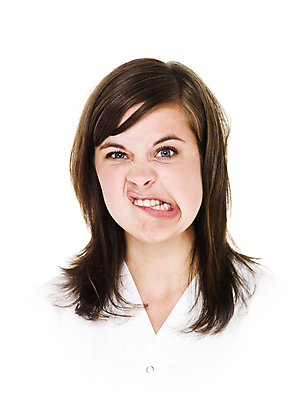 포토 JPG 해외이미지 스튜디오촬영 백인 얼굴 청소년 표정 한명 사람 20대 성인 머리카락 흰색 표현 유머 찡그림 고립 해외202004 해외포토 서양인 1 감정 컬러 실내 청년 신체부위 머리 파일형식 이미지허브