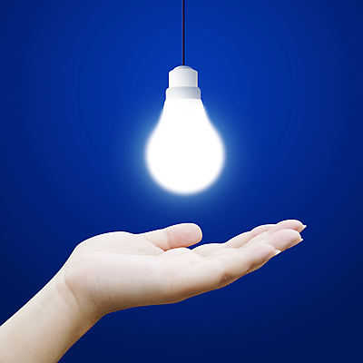 포토 JPG 해외이미지 모양 손 디자인 여자 컨셉 전구 손가락 유리 아이디어 창조 사람없음 파란색 빛 어둠 에너지 램프 심볼 해결 해외202004 해외포토 컬러 재질 조명 사람 신체부위 파일형식 이미지허브