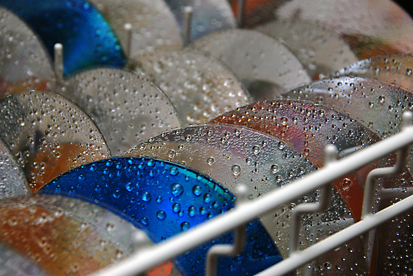 포토 JPG 해외이미지 음악 주택 건조 사람없음 물 빛 컴퓨터 반사 주방 기계 젖음 CD 물방울 원형 액체 떨어짐 씻기 빨래 청소 빗방울 수집 먼지 수납 DVD 백신 소프트웨어 중고 지원 해외202004 해외포토 자연요소 도형 컨셉 가사 의학 문화예술 건물 전자제품 청결 비_날씨 파일형식 이미지허브