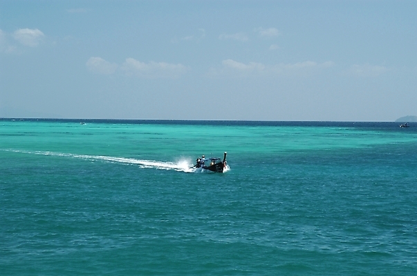 포토 JPG 주간 아시아 바다 교통 수상교통 하늘 야외 여름 레포츠 보트 모터보트 선박 국내포토 자연요소 계절 나라 교통수단 배_교통 레저 파일형식