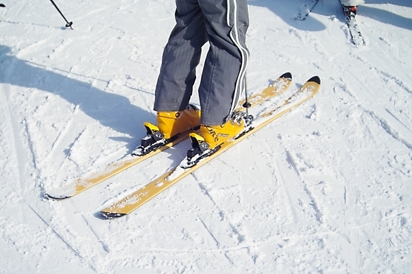 포토 JPG 주간 웰빙 스포츠 겨울 레저 스키 겨울스포츠 스키장 사람 야외 신체부위 레포츠 하이앵글 다리 용평 용평스키장 국내포토 자연요소 계절 뷰포인트 평창 파일형식