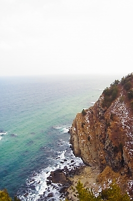 포토 JPG 주간 구름 파도 바다 백그라운드 겨울 자연 하늘 풍경 사람없음 야외 하이앵글 절벽 동해 정동진 국내포토 자연요소 계절 뷰포인트 한국 생태계 강릉 파일형식