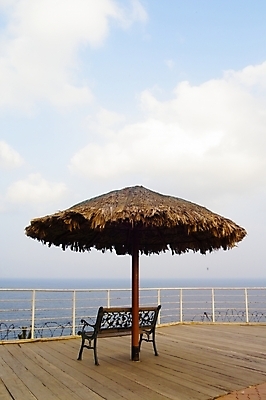 포토 JPG 주간 구름 웰빙 사계절 계절 바다 여행 생활용품 백그라운드 겨울 벤치 자연 하늘 풍경 사람없음 야외 여름 울타리 놀이용품 파라솔 해수욕 동해 정동진 국내포토 자연요소 의자 휴가 한국 담장 오브젝트 생태계 강릉 파일형식