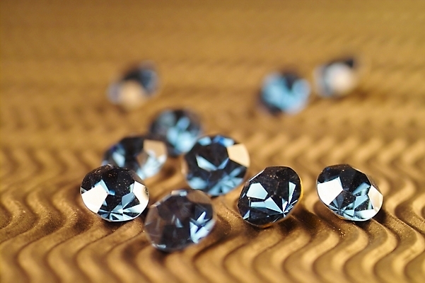 포토 JPG 옷 백그라운드 장신구 미술 사람없음 장식 다이아몬드 비즈 비즈공예 스팽글 국내포토 문화예술 보석 공예 파일형식