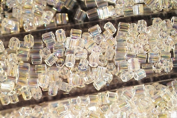 포토 JPG 옷 백그라운드 장신구 미술 사람없음 장식 크리스탈 비즈 비즈공예 국내포토 문화예술 광석 공예 파일형식