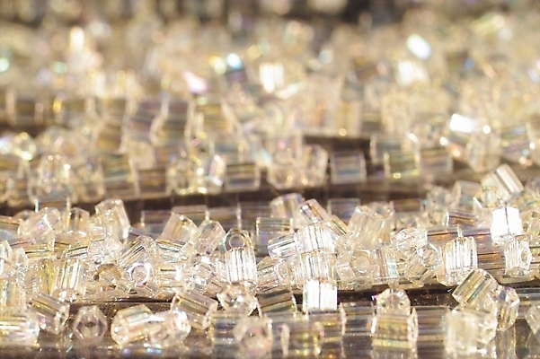 포토 JPG 옷 백그라운드 장신구 미술 사람없음 장식 크리스탈 비즈 비즈공예 국내포토 문화예술 광석 공예 파일형식