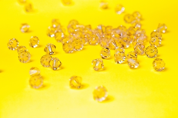 포토 JPG 옷 백그라운드 장신구 미술 사람없음 장식 크리스탈 비즈 비즈공예 국내포토 문화예술 광석 공예 파일형식