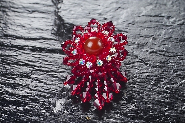 포토 JPG 옷 백그라운드 장신구 미술 사람없음 장식 비즈 비즈공예 브로치 국내포토 문화예술 공예 파일형식