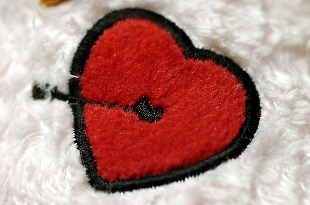 포토 JPG 인형 생활용품 화살 근접촬영 사람없음 빨간색 하이앵글 장난감 놀이용품 하트 오브젝트 큐피드 강아지인형 국내포토 모양 뷰포인트 컬러 파일형식