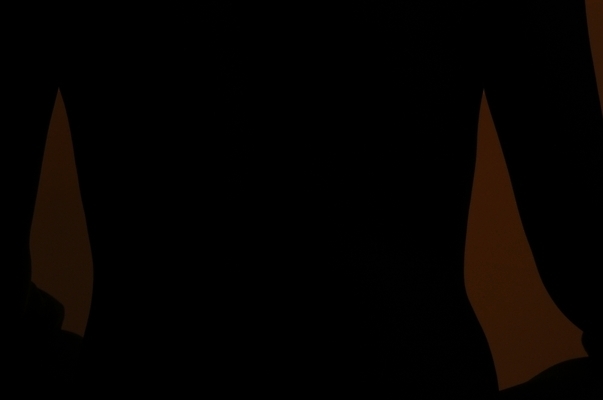 포토 JPG 스튜디오촬영 실루엣 신체 실내 한명 사람 근접촬영 뒷모습 어둠 등 누드 허리 팔 등허리 국내포토 1 뷰포인트 촬영기법 내부 신체부위 파일형식