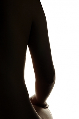 포토 JPG 스튜디오촬영 여자 곡선 신체 실내 한명 사람 앉기 근접촬영 뒷모습 누드 허리 팔 등허리 여자만 여자한명만 국내포토 1 선 뷰포인트 모션 내부 신체부위 파일형식