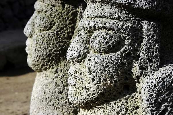 포토 JPG 주간 전통 종교 문화 조각 종교용품 자연 한국 풍경 근접촬영 사람없음 야외 제주도 문화재 돌_바위 돌하르방 무속 무속신앙용품 석상 조각_조소 국내포토 자연요소 아시아 뷰포인트 생태계 조소 파일형식